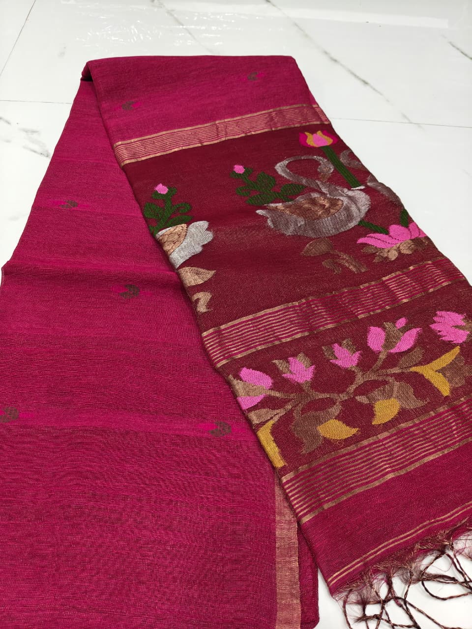 Exclusive silk linen hand jamdani weaving with paithani pallu