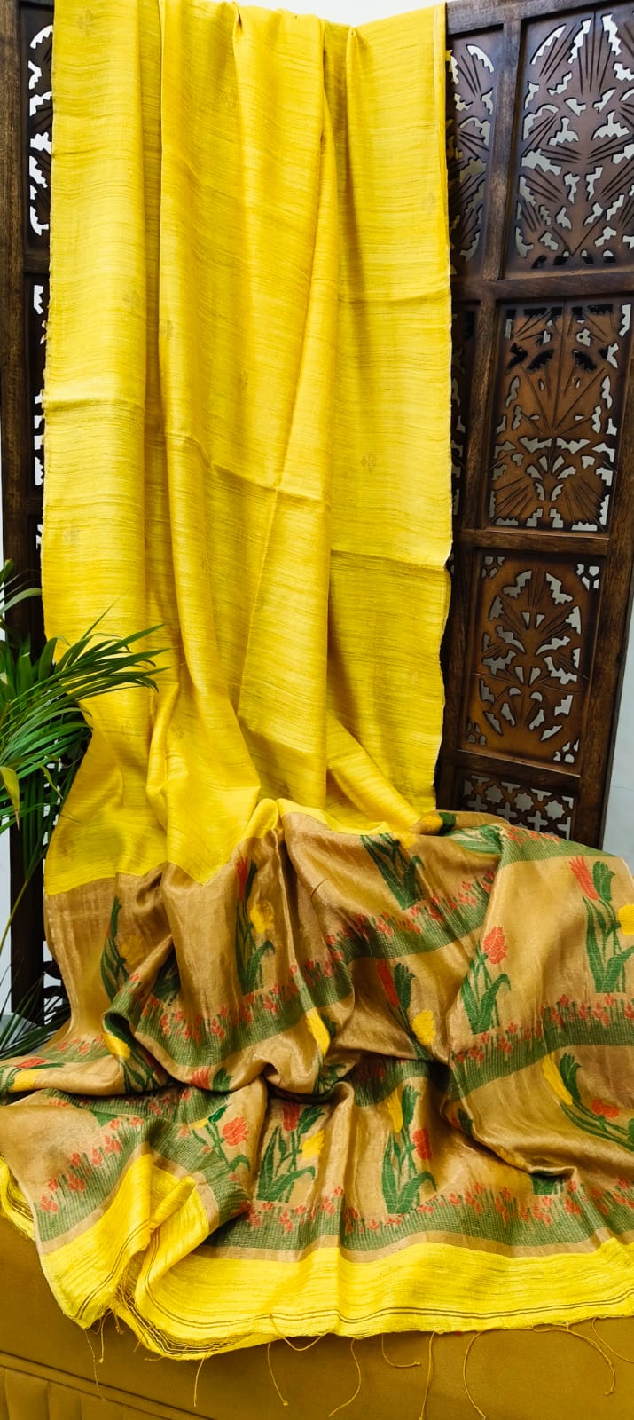 Gorgeous Matka Silk in Yellow with Jamdani weaving with Paithani Pallu