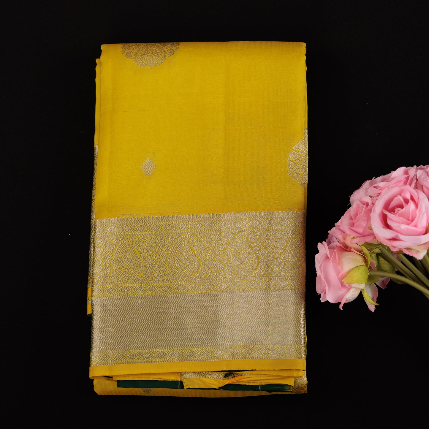 lemon-yellow-kanjivaram-silk-saree-silver-zari-border-wedding-wear-contrast-blouse