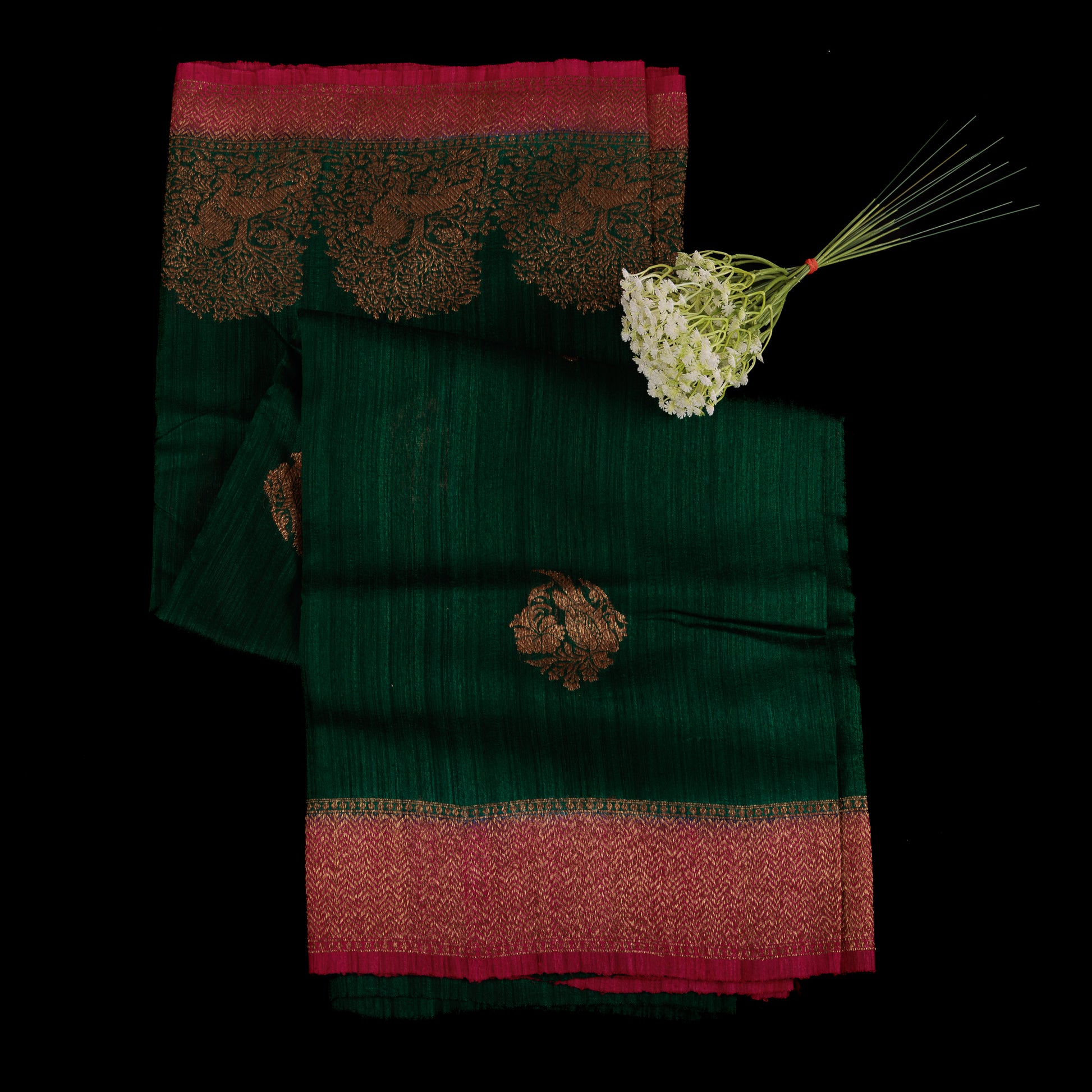 forest-green-banarasi-raw-silk-saree-rani-pink-contrast-border-gold-zari-work