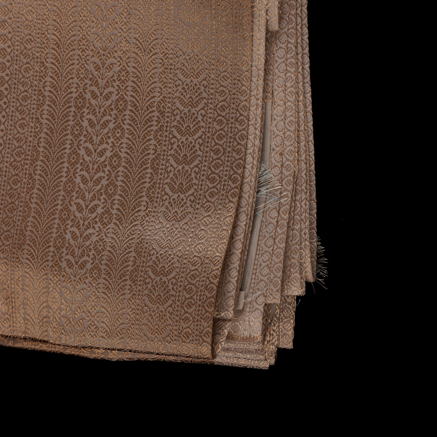 gold-brocade-weaved-banarasi-silk-saree-heavy-zari-wedding-wear